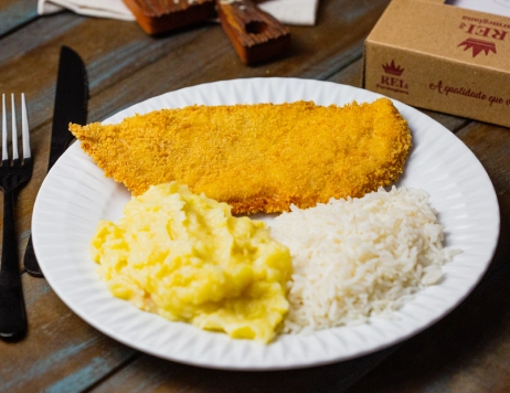 Milanesa de frango empanada do Rei do Parmegiana, delivery em São Paulo